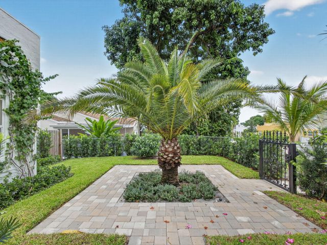 Home for sale at 825 34th Street - photo 6915619