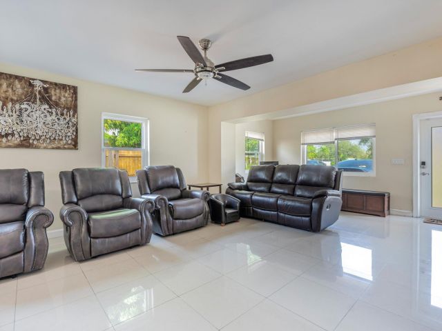 Home for rent at 6824 SW 5th Street - photo 6523435