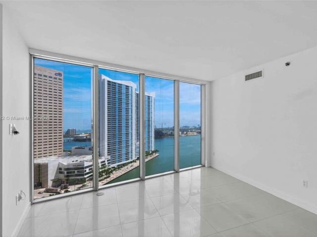 Apartment for sale  Unit #2002 - photo 6567084