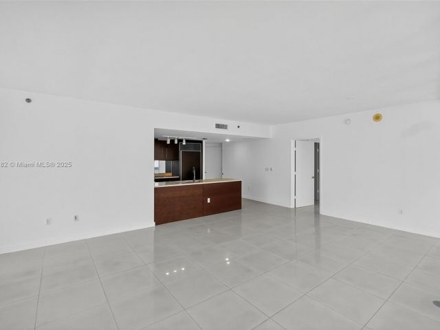 Apartment for sale  Unit #2002 - photo 6567088