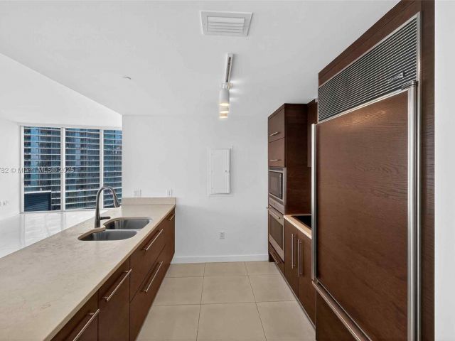 Apartment for sale  Unit #2002 - photo 6567094