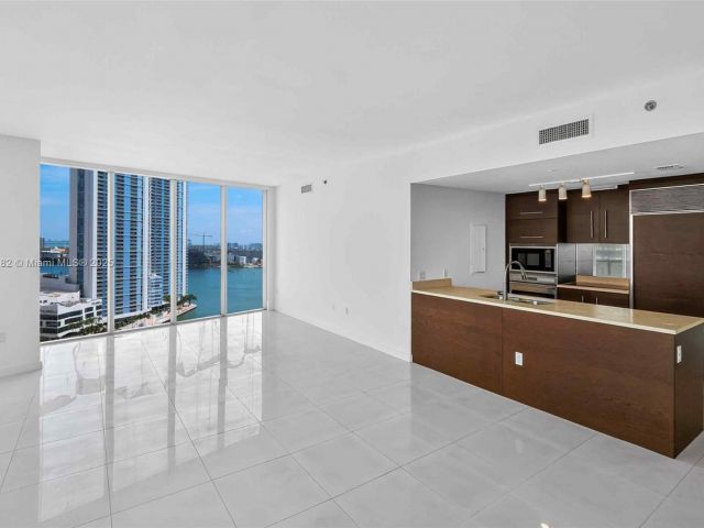 Apartment for sale  Unit #2002 - photo 6567095