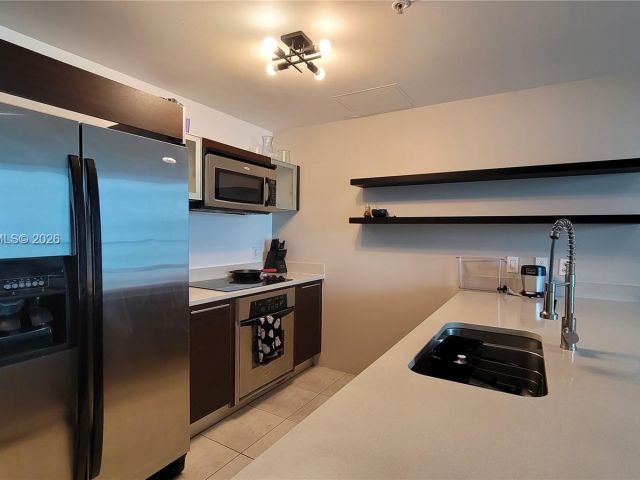 Apartment for rent  Unit #2009 - photo 7442256