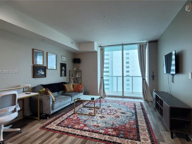 Apartment for rent  Unit #2009 - photo 7442258