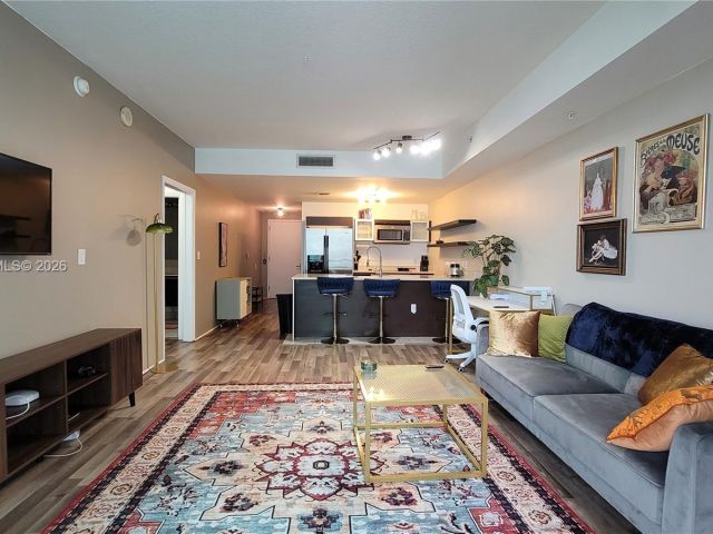 Apartment for rent  Unit #2009 - photo 7442259