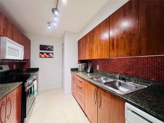 Apartment for rent  Unit #2809 - photo 6525080