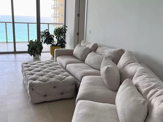 3-bedroom condo for sale in Bal Harbour - 9705 Collins Ave 903N - MondialRealty