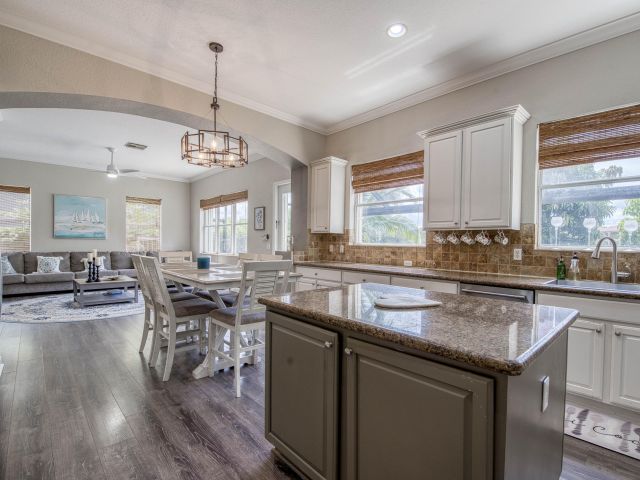 Home for sale at 410 Cresta Circle - photo 6538885