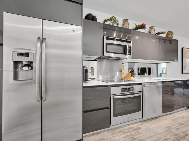 Apartment for sale  Unit #304 - photo 7433488