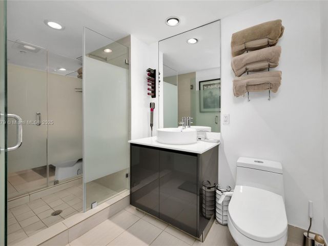 Apartment for sale  Unit #304 - photo 7433493