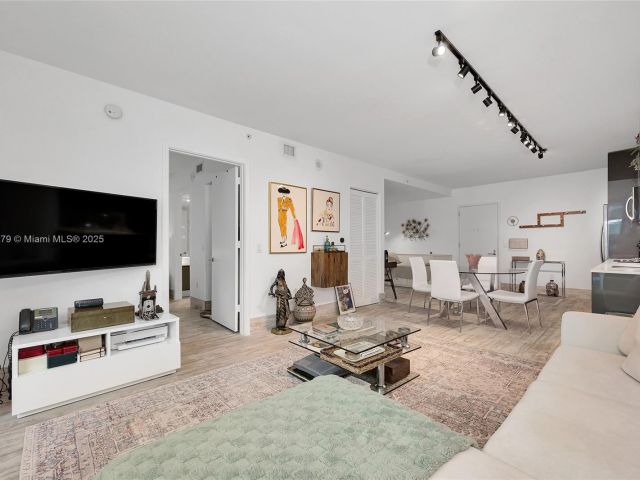 Apartment for sale  Unit #304 - photo 7433499