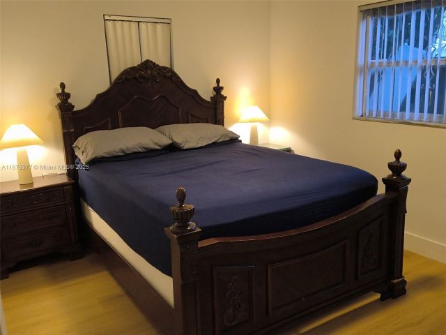 3-bedroom home for sale in Fort Lauderdale - 839 NW 13th Ave - MondialRealty