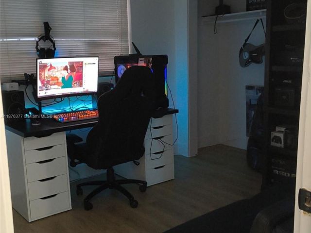 3-bedroom home for sale in Fort Lauderdale - 839 NW 13th Ave - MondialRealty