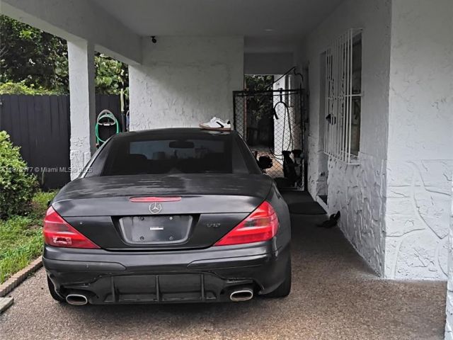 3-bedroom home for sale in Fort Lauderdale - 839 NW 13th Ave - MondialRealty