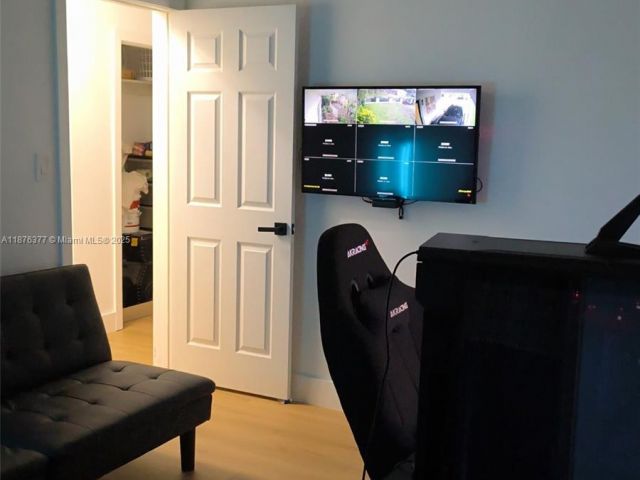 3-bedroom home for sale in Fort Lauderdale - 839 NW 13th Ave - MondialRealty