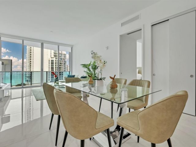 2-bedroom condo for sale in Sunny Isles Beach - 17550 Collins Ave 1003 - MondialRealty