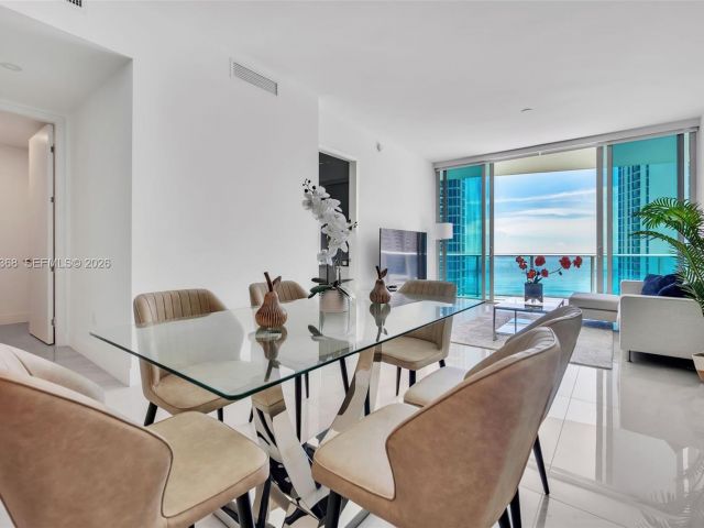 2-bedroom condo for sale in Sunny Isles Beach - 17550 Collins Ave 1003 - MondialRealty