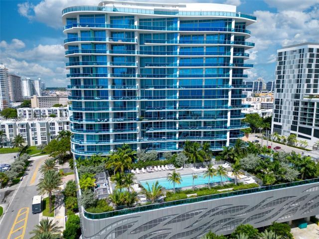 2-bedroom condo for sale in Sunny Isles Beach - 17550 Collins Ave 1003 - MondialRealty