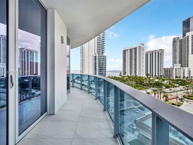 2-bedroom condo for sale in Sunny Isles Beach - 17550 Collins Ave 1003 - MondialRealty