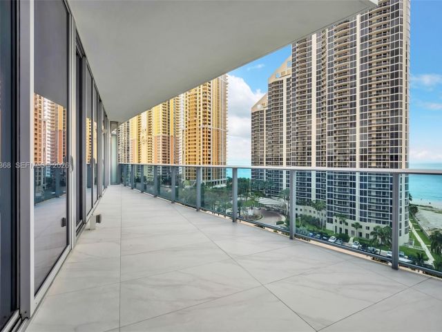 2-bedroom condo for sale in Sunny Isles Beach - 17550 Collins Ave 1003 - MondialRealty