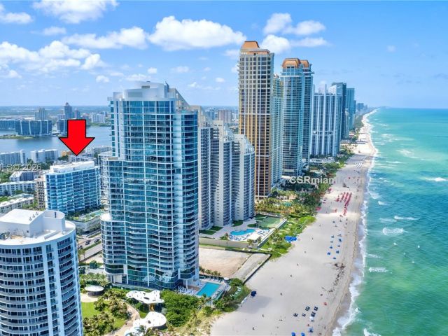 2-bedroom condo for sale in Sunny Isles Beach - 17550 Collins Ave 1003 - MondialRealty