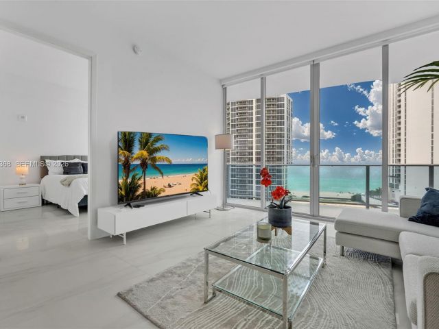 2-bedroom condo for sale in Sunny Isles Beach - 17550 Collins Ave 1003 - MondialRealty