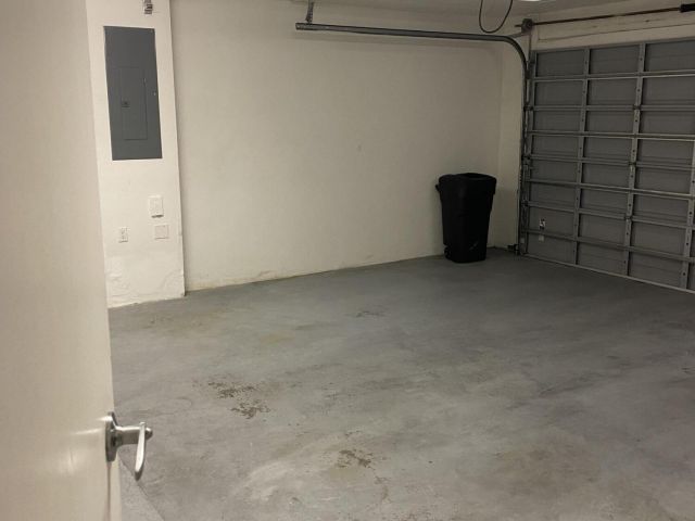 Home for rent at 1950 Presidential 2 Way 2 - photo 6546090