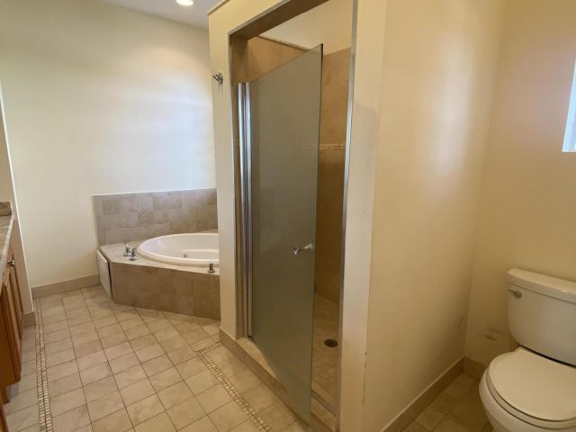 Home for rent at 1950 Presidential 2 Way 2 - photo 6546091