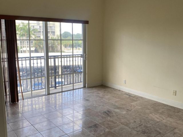 Home for rent at 1950 Presidential 2 Way 2 - photo 6546095