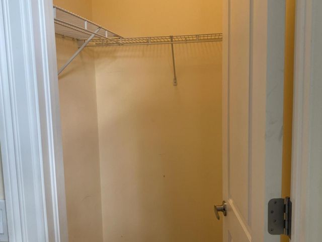 Home for rent at 1950 Presidential 2 Way 2 - photo 6546098