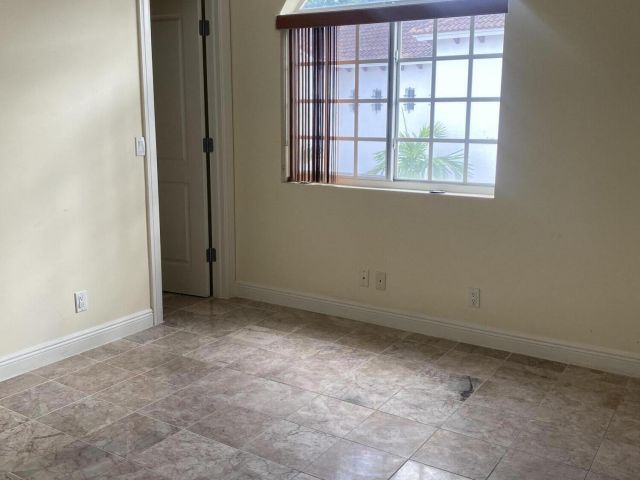 Home for rent at 1950 Presidential 2 Way 2 - photo 6546099