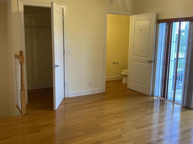 Home for rent at 1950 Presidential 2 Way 2 - photo 6546105