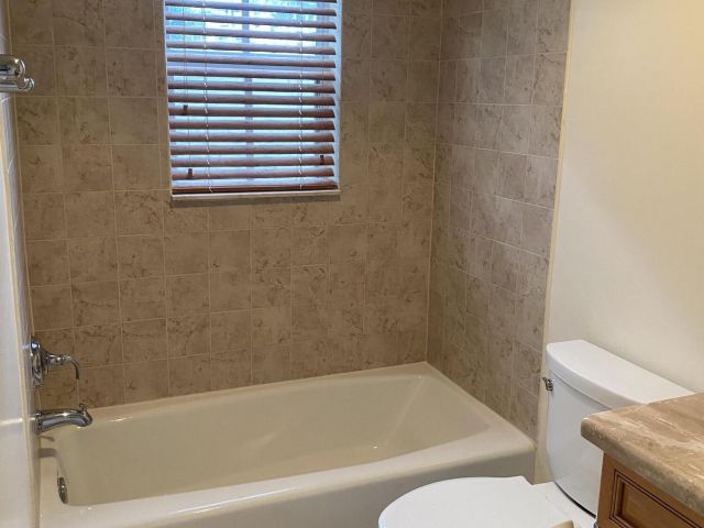 Home for rent at 1950 Presidential 2 Way 2 - photo 6546107