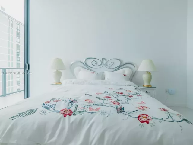 4-bedroom condo for rent in Miami - 501 NE 31st St PH4402 - MondialRealty