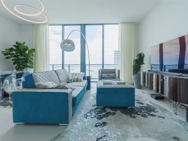 4-bedroom condo for rent in Miami - 501 NE 31st St PH4402 - MondialRealty