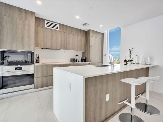 Apartment for rent  Unit #801 - photo 6536746