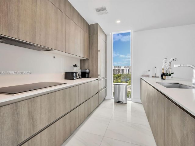 Apartment for rent  Unit #801 - photo 6536747