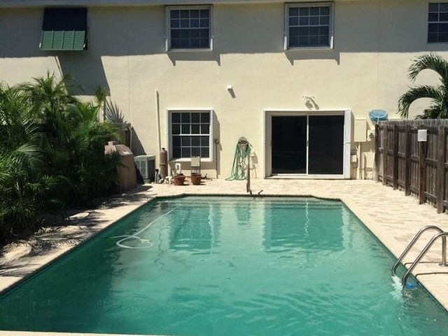 Home for rent at 619 NE 7th Avenue - photo 6532876