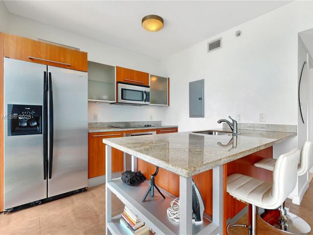 condo for sale in Miami - 185 SW 7th St 2900 - MondialRealty