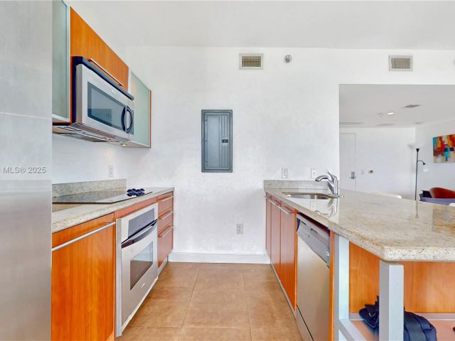 condo for sale in Miami - 185 SW 7th St 2900 - MondialRealty