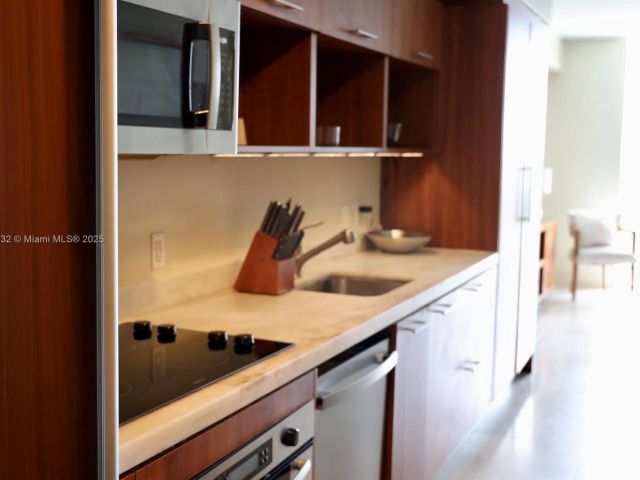 Apartment for sale  Unit #711 - photo 7443829