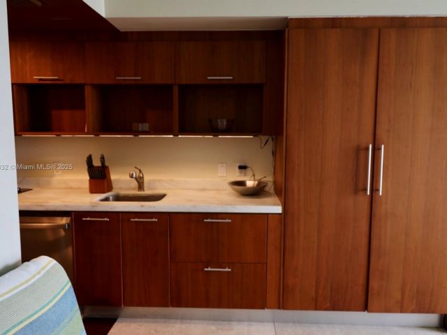 Apartment for sale  Unit #711 - photo 7443832