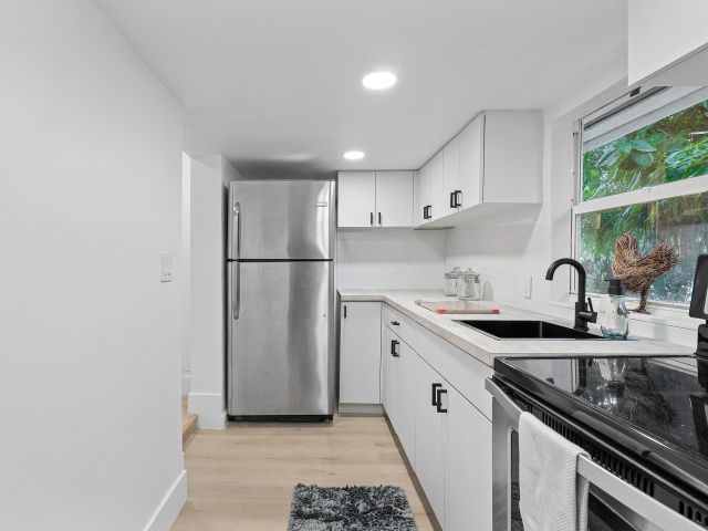 Home for rent at 107 SW 4th Avenue - photo 6532839