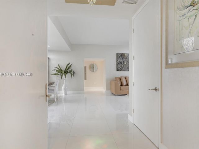 Apartment for rent  Unit #704 - photo 6526558