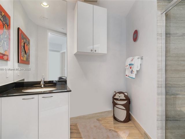 Apartment for rent  Unit #704 - photo 6526559