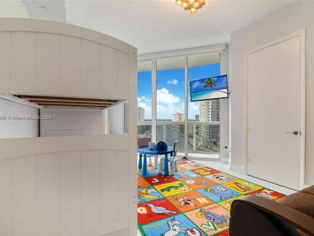 Apartment for rent  Unit #704 - photo 6526560