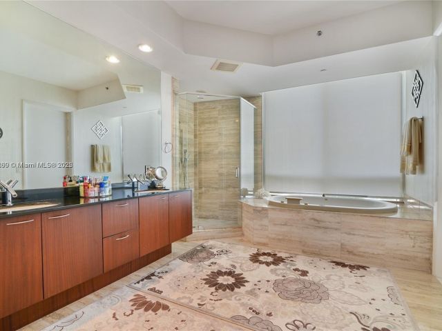 Apartment for rent  Unit #704 - photo 6526564