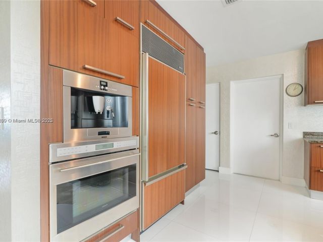 Apartment for rent  Unit #704 - photo 6526566