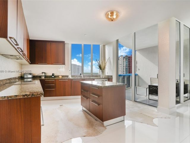 Apartment for rent  Unit #704 - photo 6526569