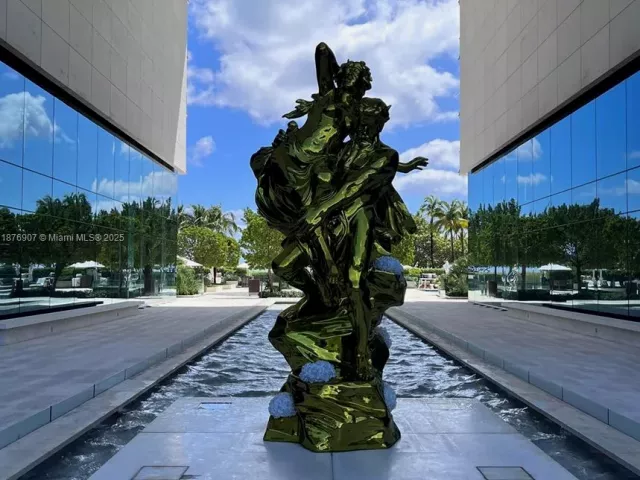 2-bedroom condo for sale in Bal Harbour - 10201 Collins Ave 301 - MondialRealty